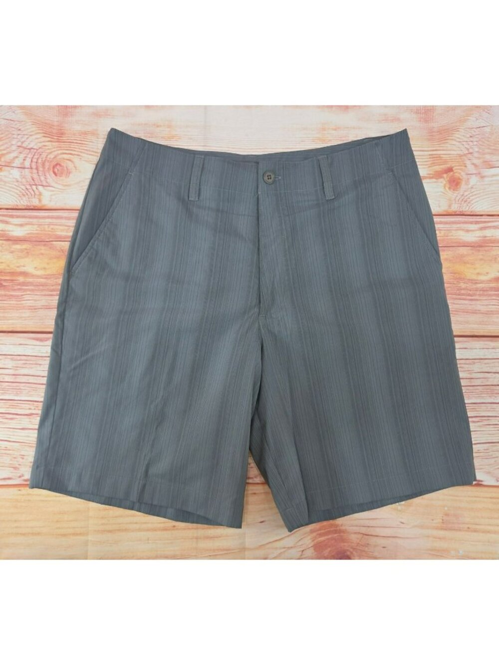 Under Armour Mens Loose Fit Gray Striped Golf Shorts Size 34